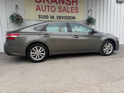 Used 2014 Toyota Avalon XLE Premium FWD image 3