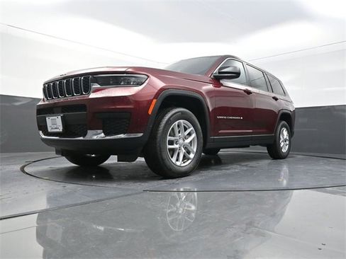 New 2025 Jeep Grand Cherokee L Laredo image 19