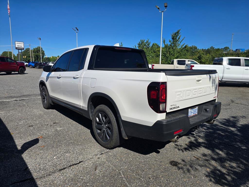 Used 2025 Honda Ridgeline Sport image 12