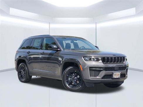 New 2026 Jeep Grand Cherokee Altitude AWD/4WD image 1