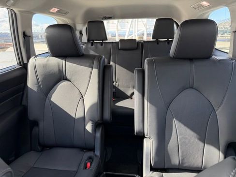 Used 2024 Toyota Grand Highlander Limited image 13