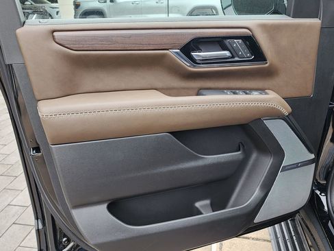 New 2026 GMC Yukon XL Denali Ultimate AWD/4WD image 13