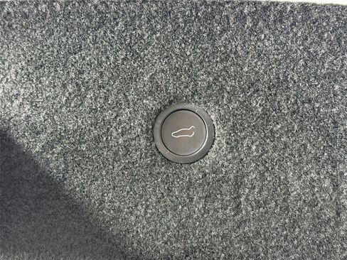 Used 2022 Tesla Model S image 36