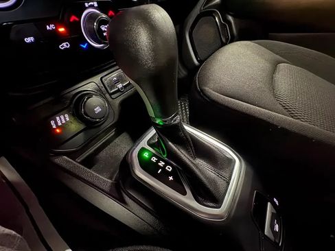 Used 2020 Jeep Renegade Altitude AWD/4WD image 38