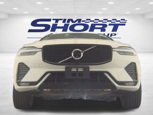 Used 2025 Volvo XC60 B5 Plus image 3