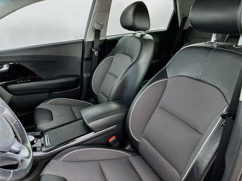 Used 2022 Kia Niro EX w/ Cold Weather Package FWD image 26