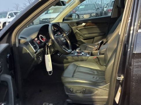 Used 2019 Audi Q5 2.0T Premium w/ Convenience Package image 3