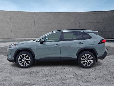 Used 2019 Toyota RAV4 XLE Premium w/ Cold Weather Package AWD/4WD image 6