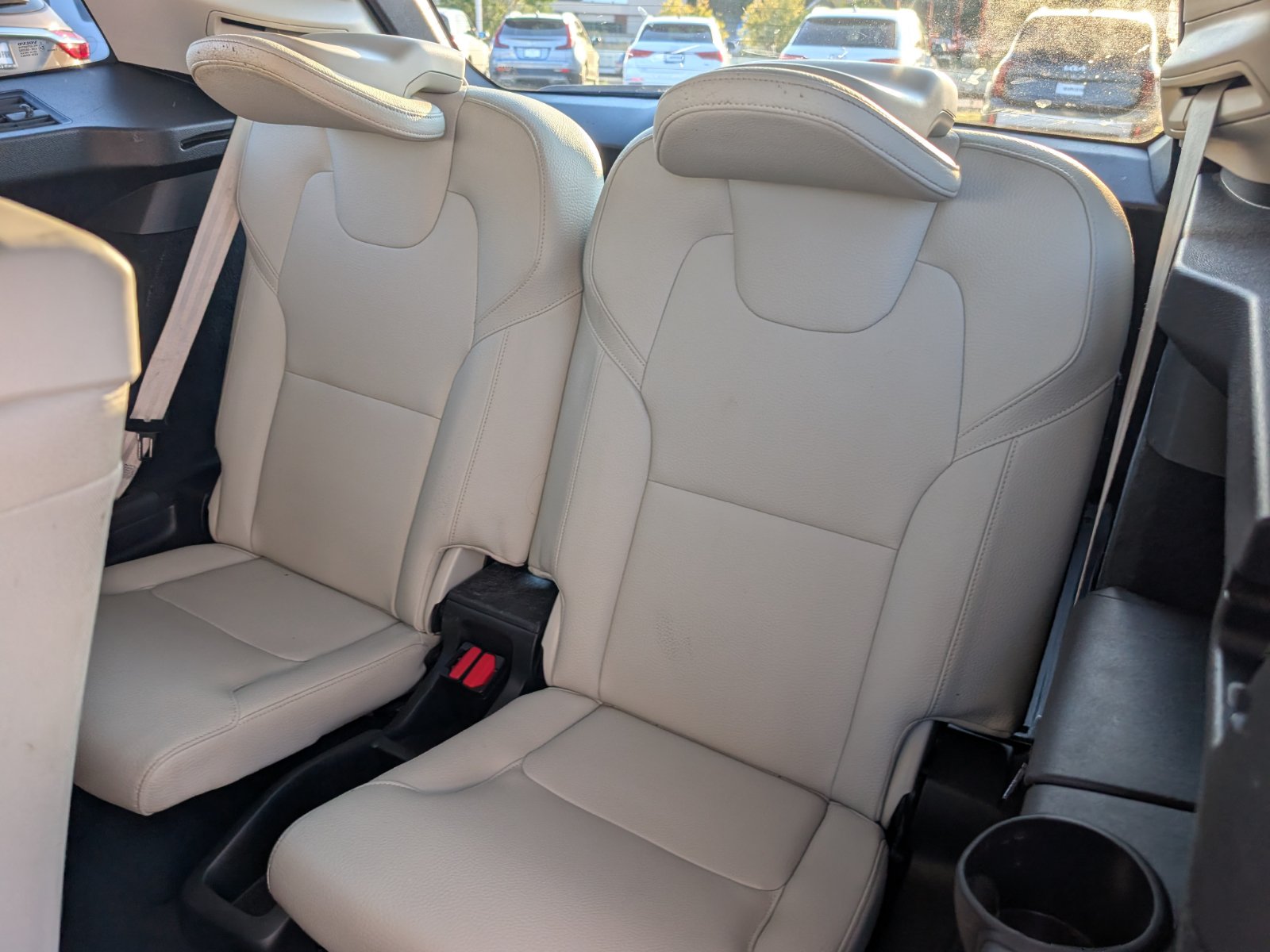Used 2020 Volvo XC90 T6 Momentum w/ Protection Package AWD/4WD image 13