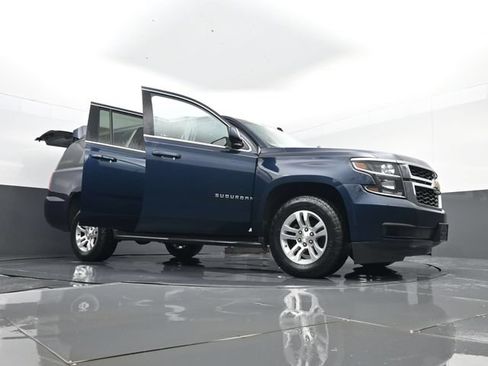 Used 2017 Chevrolet Suburban LT AWD/4WD image 34