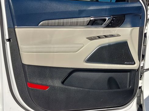 Used 2024 Kia Telluride SX w/ Towing Package image 11