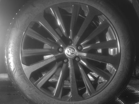 Used 2025 Toyota Highlander XSE image 13