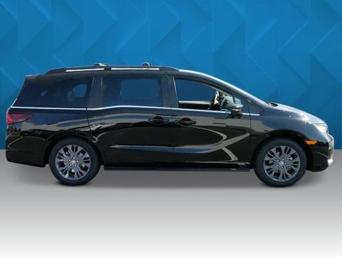 New 2026 Honda Odyssey Touring image 6