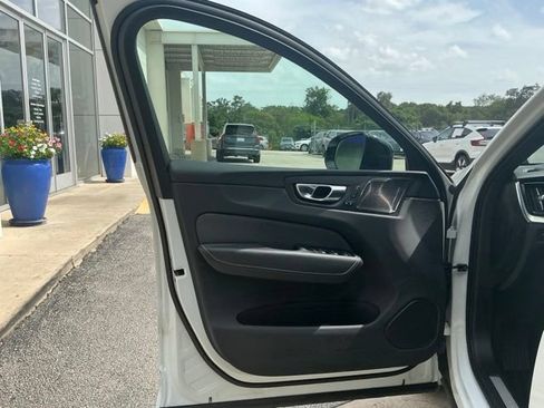 Used 2021 Volvo XC60 T6 R-Design w/ Advanced Package AWD/4WD image 10