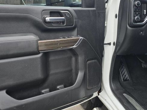 Used 2020 Chevrolet Silverado 2500 LT w/ Z71 Off-Road Package image 9