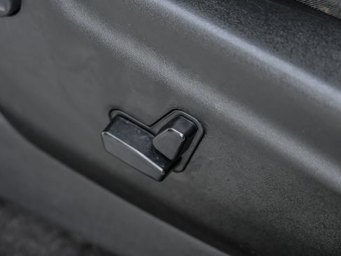 Used 2018 Jeep Grand Cherokee Limited AWD/4WD image 18