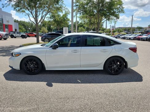 Used 2025 Honda Civic Sport image 9