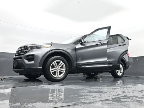 Used 2023 Ford Explorer XLT AWD/4WD image 34