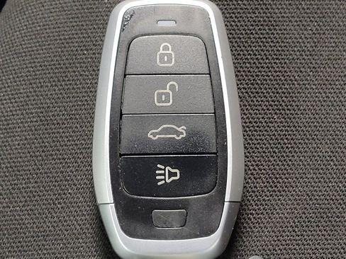 Used 2023 Chrysler Voyager LX FWD image 32