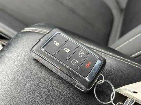 Used 2021 Jeep Grand Cherokee L Laredo w/ Luxury Tech Group I AWD/4WD image 27