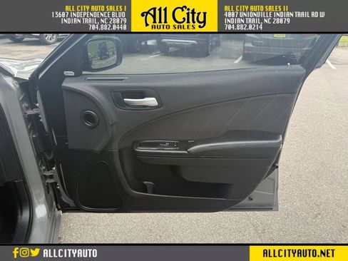 Used 2017 Dodge Charger R/T w/ Navigation & Travel Group RWD image 22
