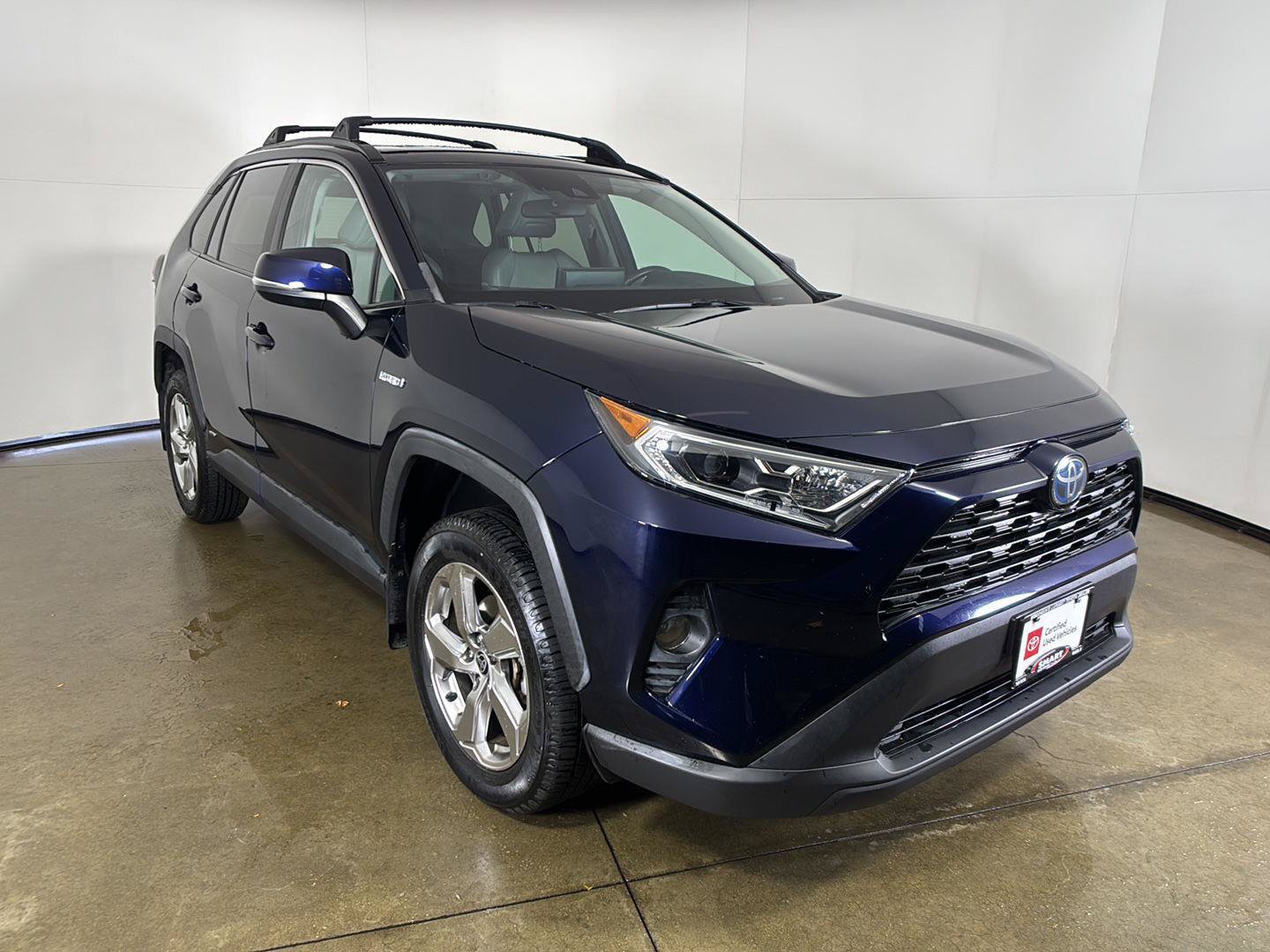 Used 2021 Toyota RAV4 XLE Premium AWD/4WD image 6