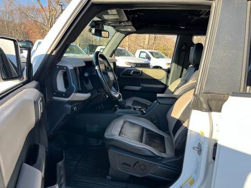 Used 2022 Ford Bronco Wildtrak image 18
