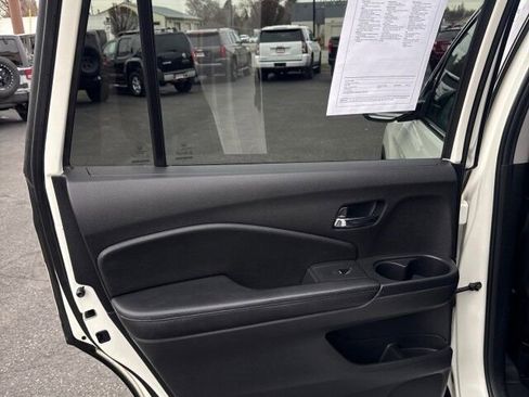 Used 2019 Honda Pilot EX image 11