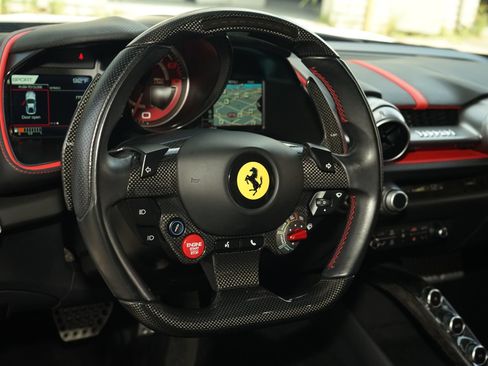 Used 2019 Ferrari 812 Superfast RWD image 13