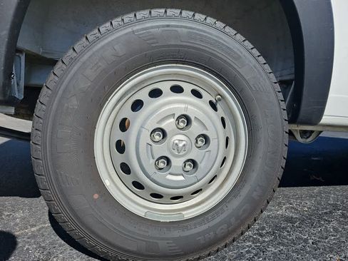 Used 2025 RAM ProMaster 2500 w/ Convenience Group image 19