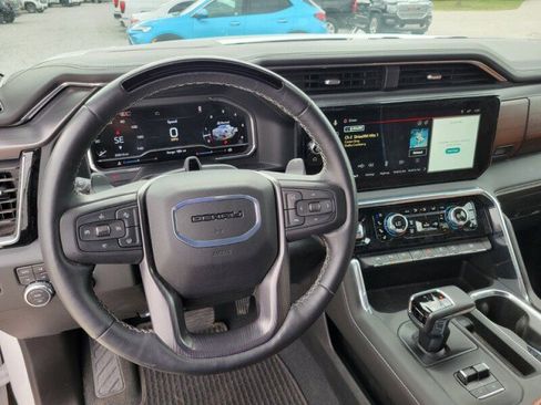 Used 2024 GMC Sierra 1500 Denali Ultimate AWD/4WD image 16