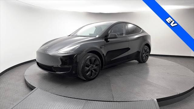 Used 2024 Tesla Model Y Long Range RWD image 2