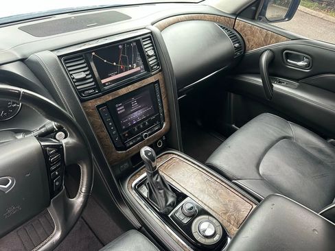 Used 2019 INFINITI QX80 Luxe image 17