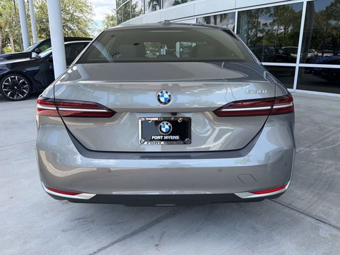 Used 2026 BMW 530i RWD image 10
