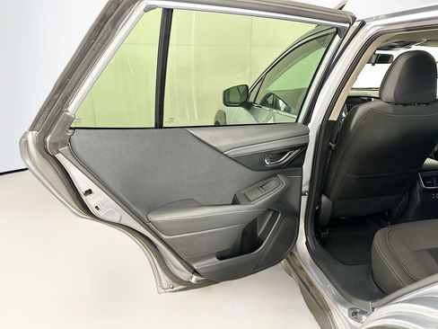 Used 2025 Subaru Outback Premium image 26