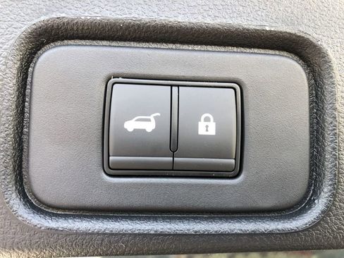 New 2026 Nissan Pathfinder SL w/ SL Premium Package AWD/4WD image 18