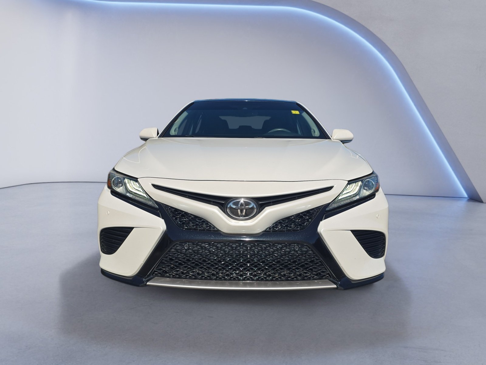 Used 2018 Toyota Camry XSE FWD image 9