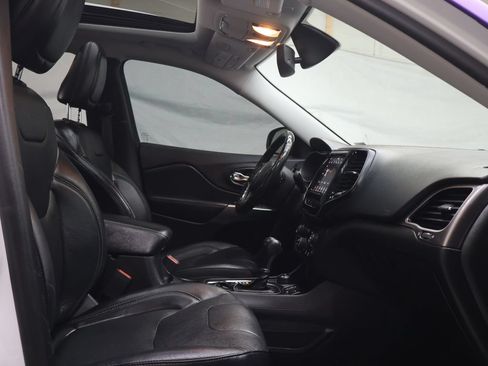 Used 2019 Jeep Cherokee Limited AWD/4WD image 9