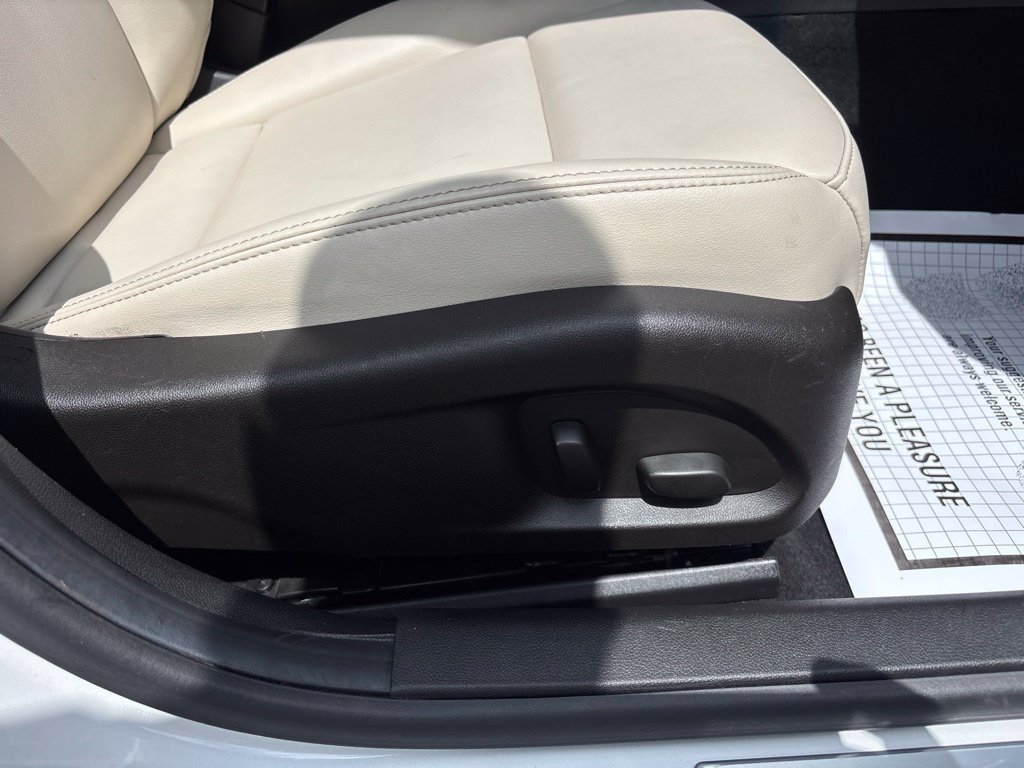 Used 2020 Cadillac CT4 Luxury w/ Sun And Sound Package RWD image 39