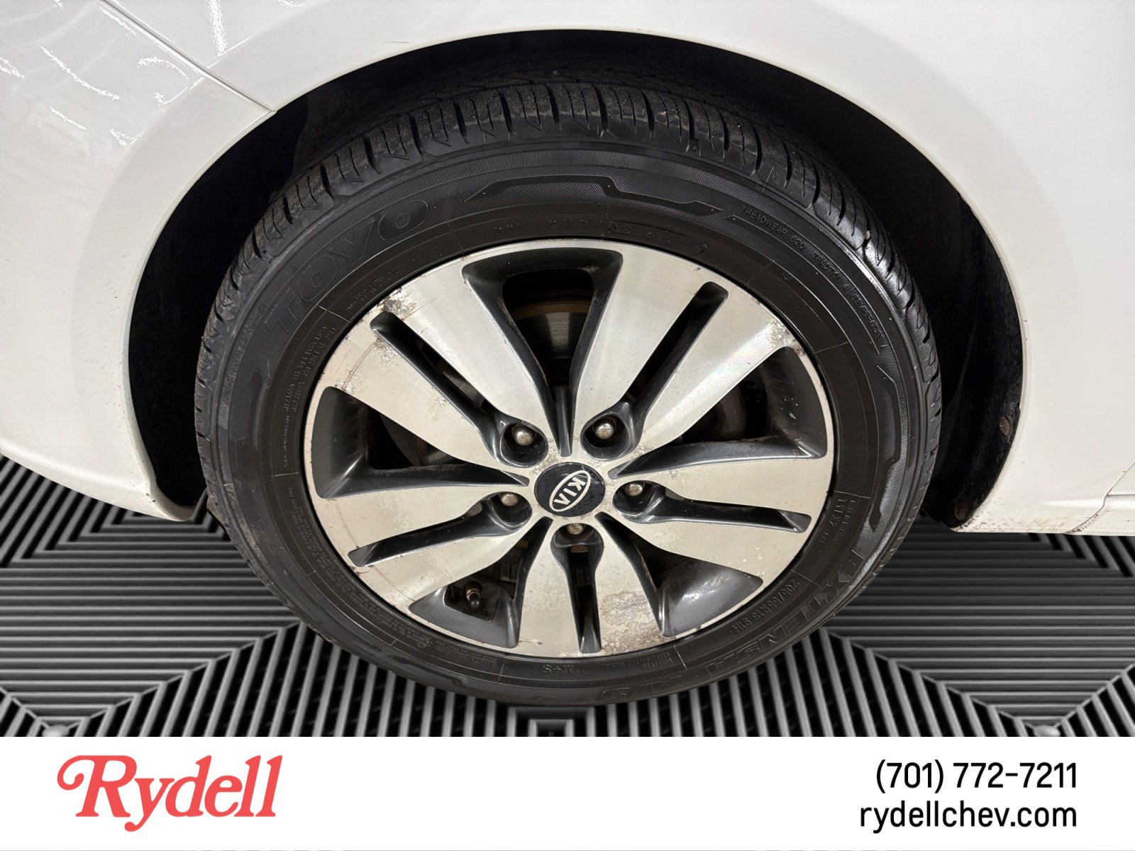 Used 2013 Kia Forte EX FWD image 9