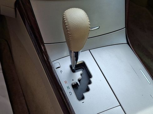 Used 2009 Toyota Avalon XLS image 15