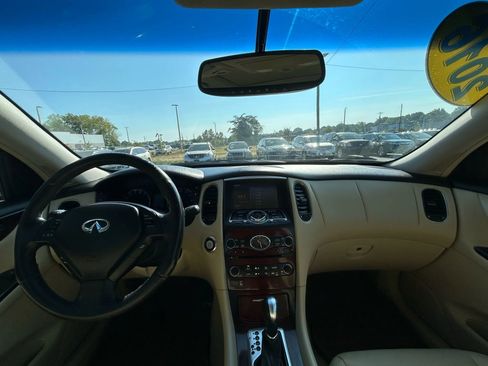 Used 2016 INFINITI QX50 Sport Utility 4D w/ Premium Package image 11