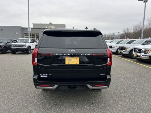 Certified 2025 Ford Expedition Max Platinum image 4