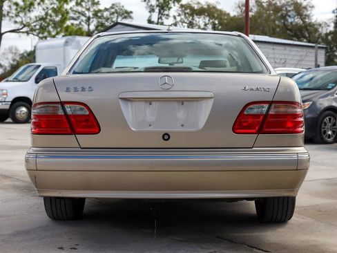 Used 2000 Mercedes-Benz E 320 4MATIC Sedan image 5
