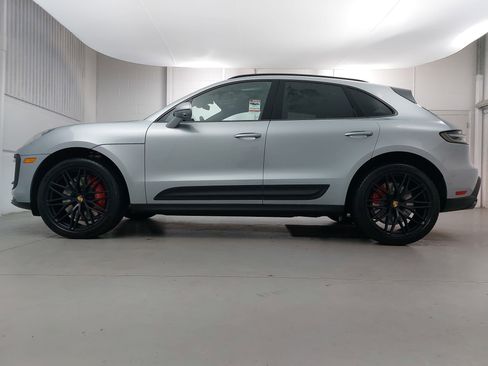 New 2026 Porsche Macan GTS image 2
