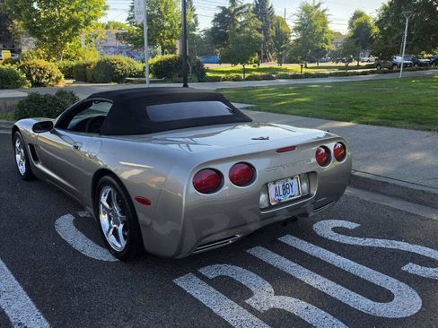 Used 1998 Chevrolet Corvette Convertible RWD image 7