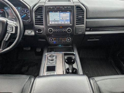 Used 2019 Ford Expedition Limited w/ Equipment Group 302A RWD image 7