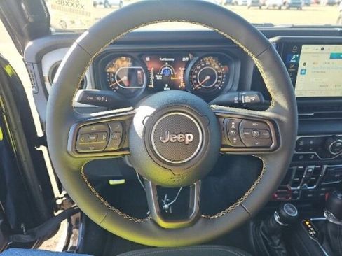 Used 2024 Jeep Wrangler Willys image 10