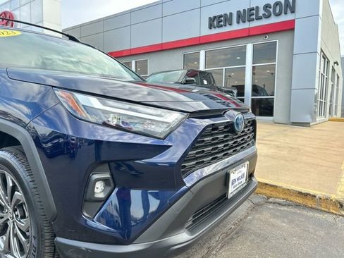 Used 2023 Toyota RAV4 XLE Premium image 3