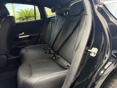 Used 2025 Mercedes-Benz GLA 250 image 22